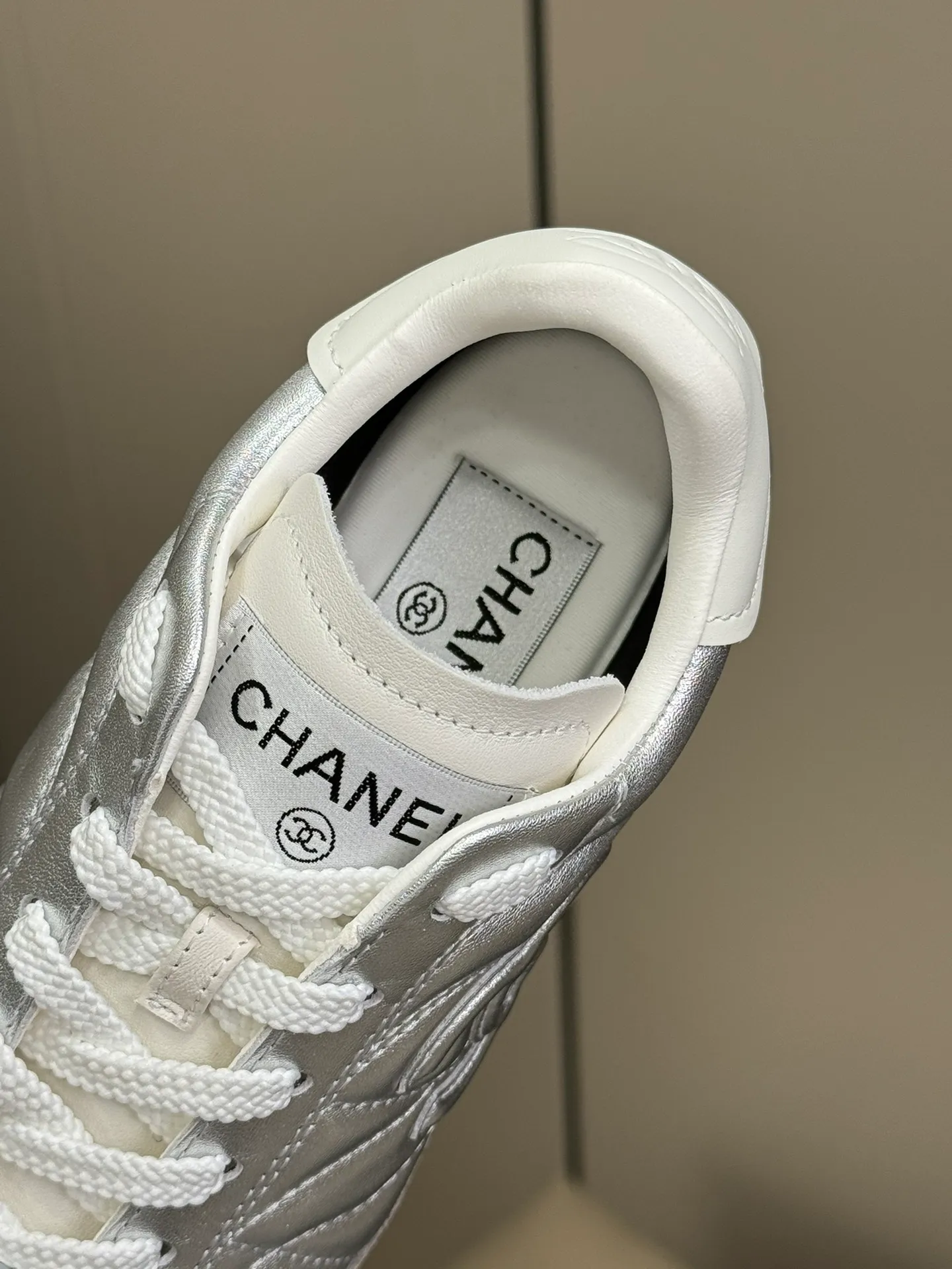 👟👟Ex-factory price 520👟👟chanel 24b sneakers new product 24 autumn and winter sneakers, the third generation of sneakers made of lambskin material, classic rhombus elements, extremely easy to wear, full of fashionability💯high-quality goods size 35-41
